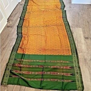 Vtg. Indian Womens Pre-Owned Golden/Mustard Print 100% Silk/Saree Crafts/Fabrics